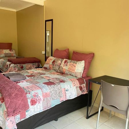 4 On Sirius Hotel Polokwane Exterior foto