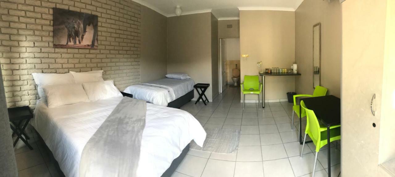 4 On Sirius Hotel Polokwane Exterior foto
