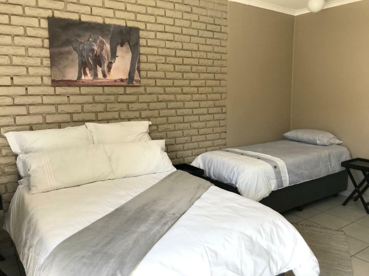 4 On Sirius Hotel Polokwane Exterior foto