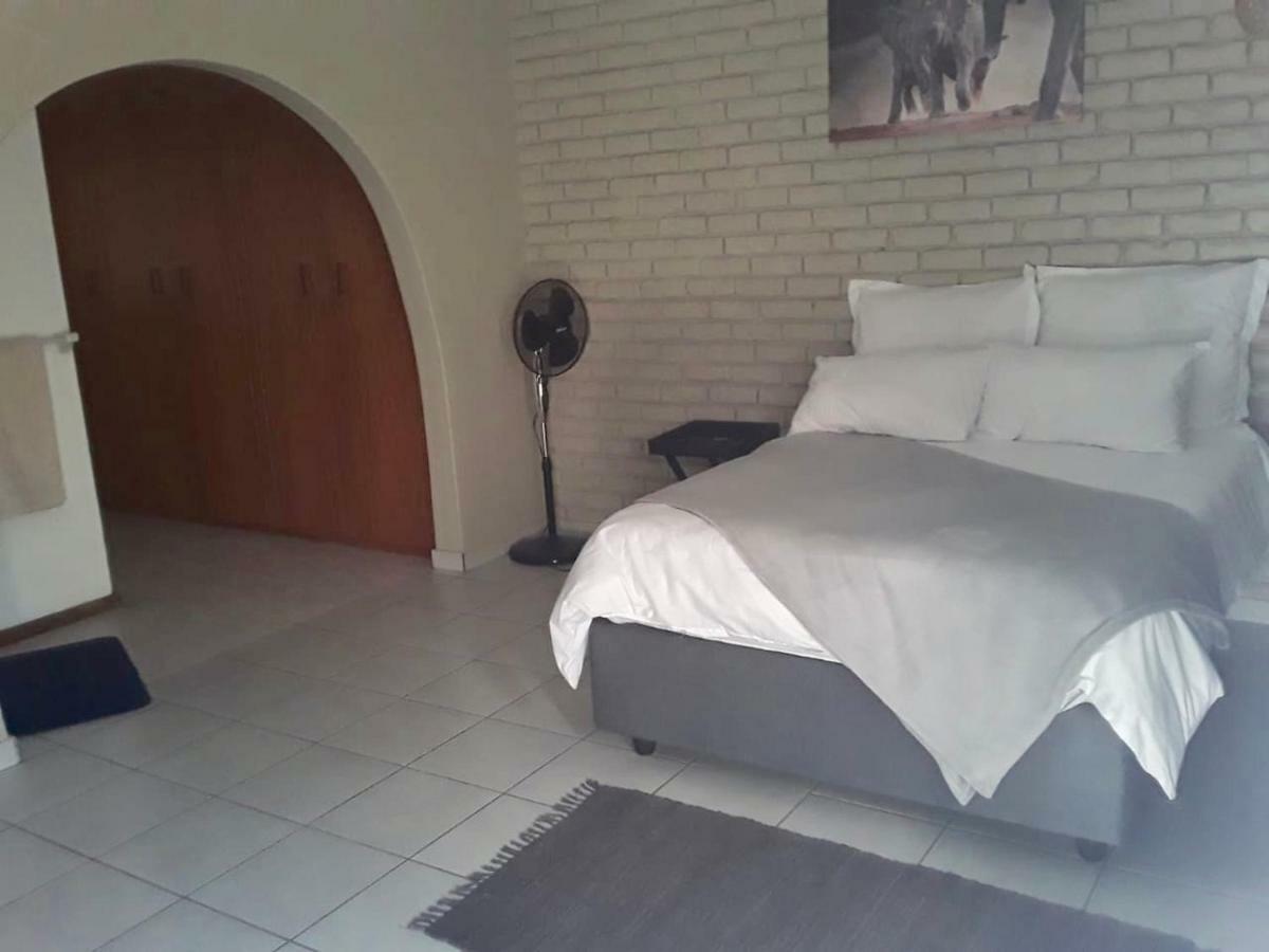 4 On Sirius Hotel Polokwane Exterior foto